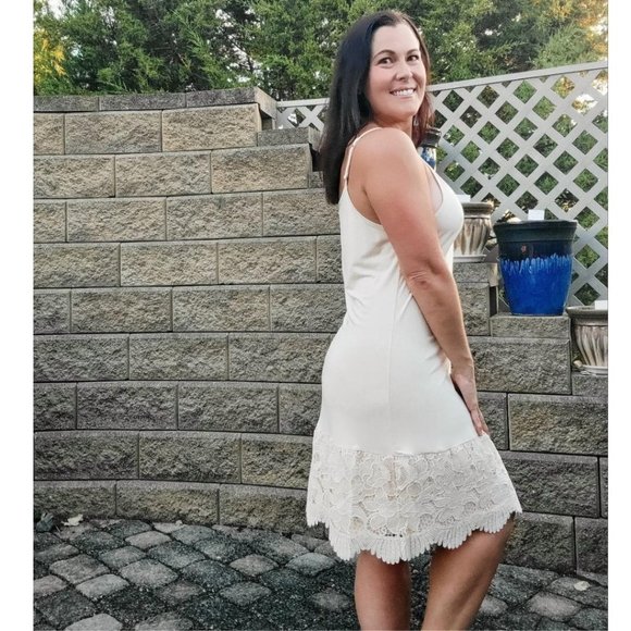 Taupe Beige New Scalloped Guipure Lace Dress Extender - Picture 5 of 6